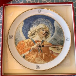The angel with viol collectors plate w hanger